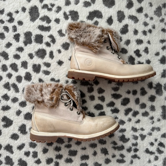 Women’s Timberland Fur Boots - Size 8 - Picture 8 of 8